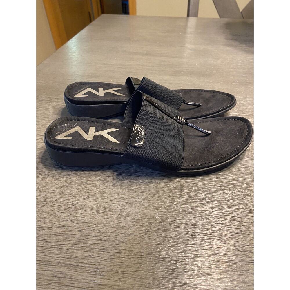 ANNE KLEIN AK SPORT Black SANDALS WOMEN'S Size 9 Thongs EUC Flip Flops